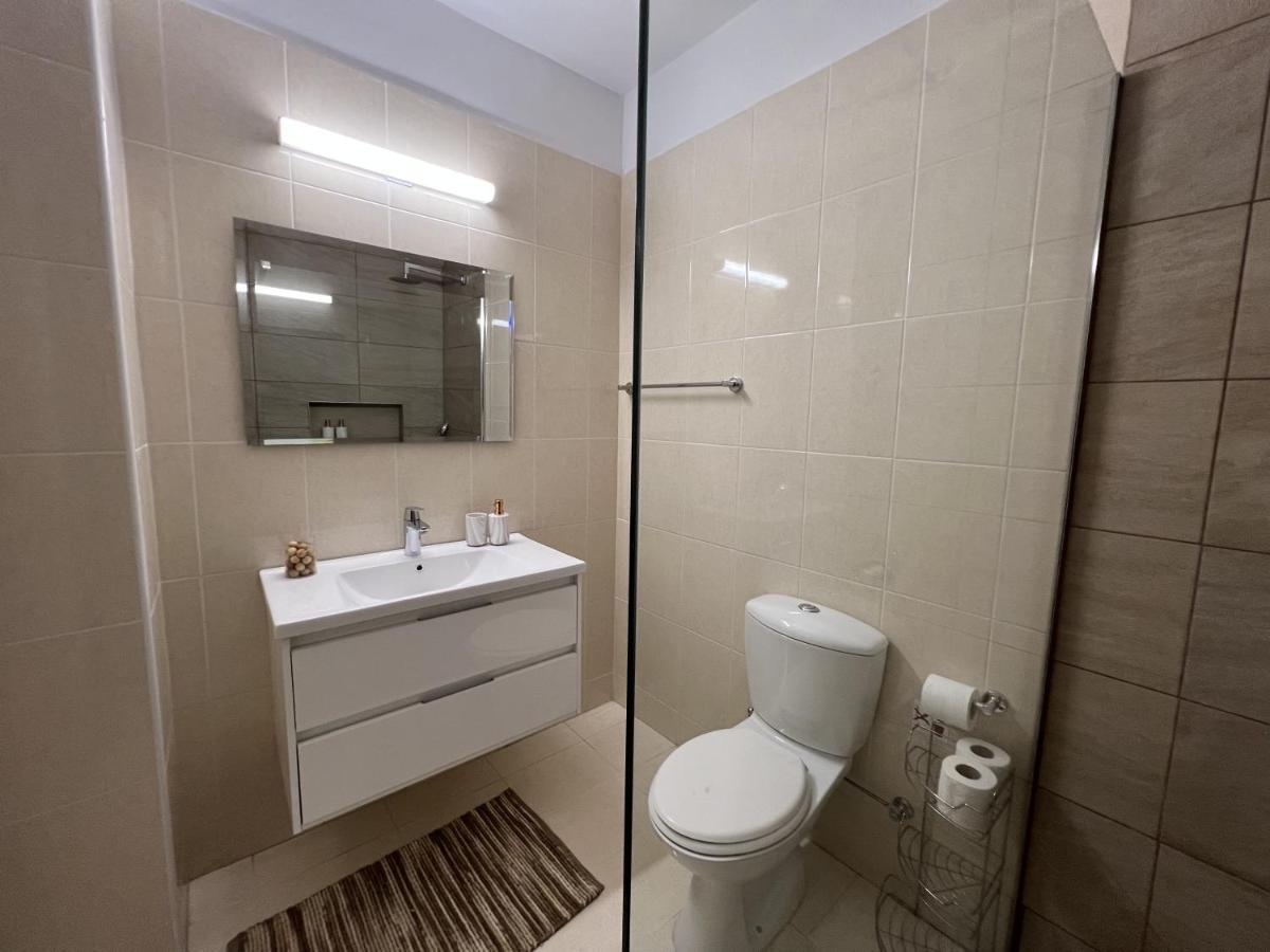Royal-Seacrest Paphos-Center Vip Apartment Ngoại thất bức ảnh