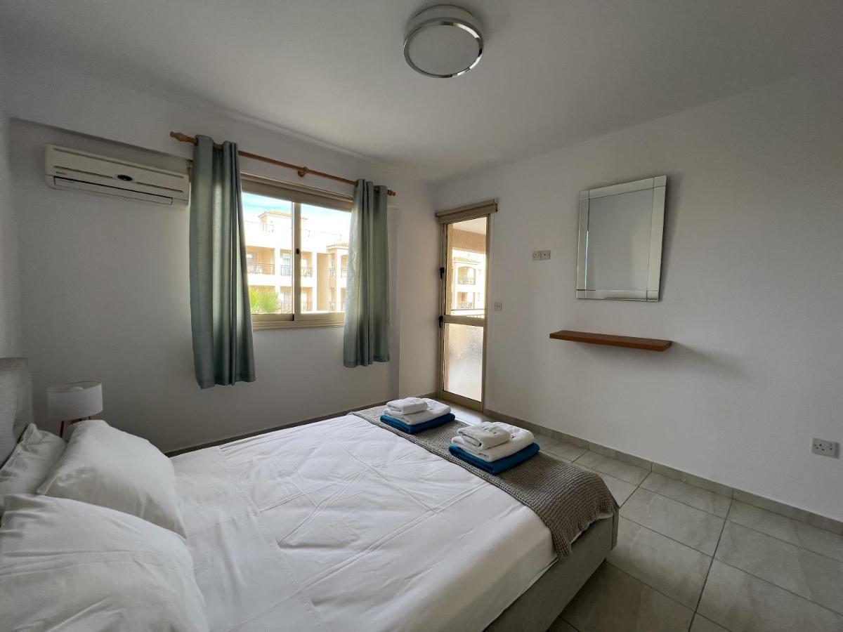 Royal-Seacrest Paphos-Center Vip Apartment Ngoại thất bức ảnh
