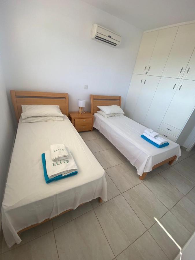 Royal-Seacrest Paphos-Center Vip Apartment Ngoại thất bức ảnh